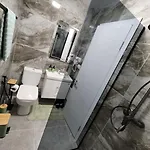 Selen Tirana